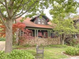 10 Hurst Avenue