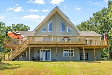 8 Red Cedar Falls Lane