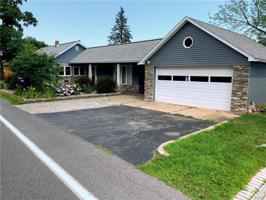 7399 Lakeshore Road