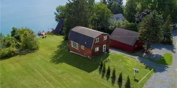 2512 Lakefront Lane