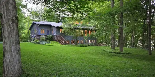 2172 W Lake Road