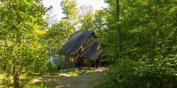 115 Twisting Lane