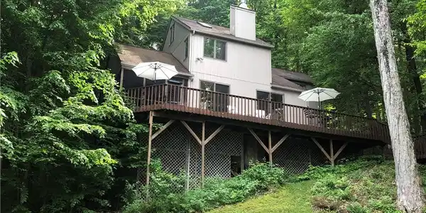 213 Hemlock Hollow