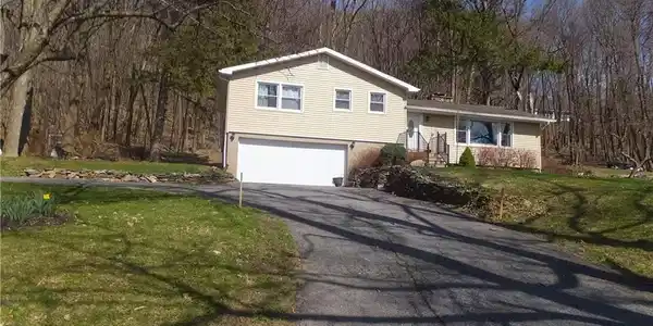 2678 E Lake Road