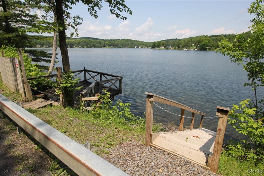 Image 2: Fishing platform and steps to waterfront