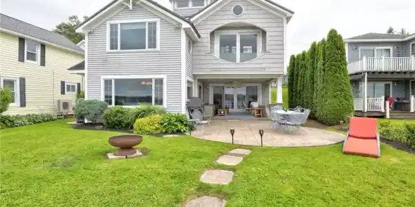 140 W Summit Street