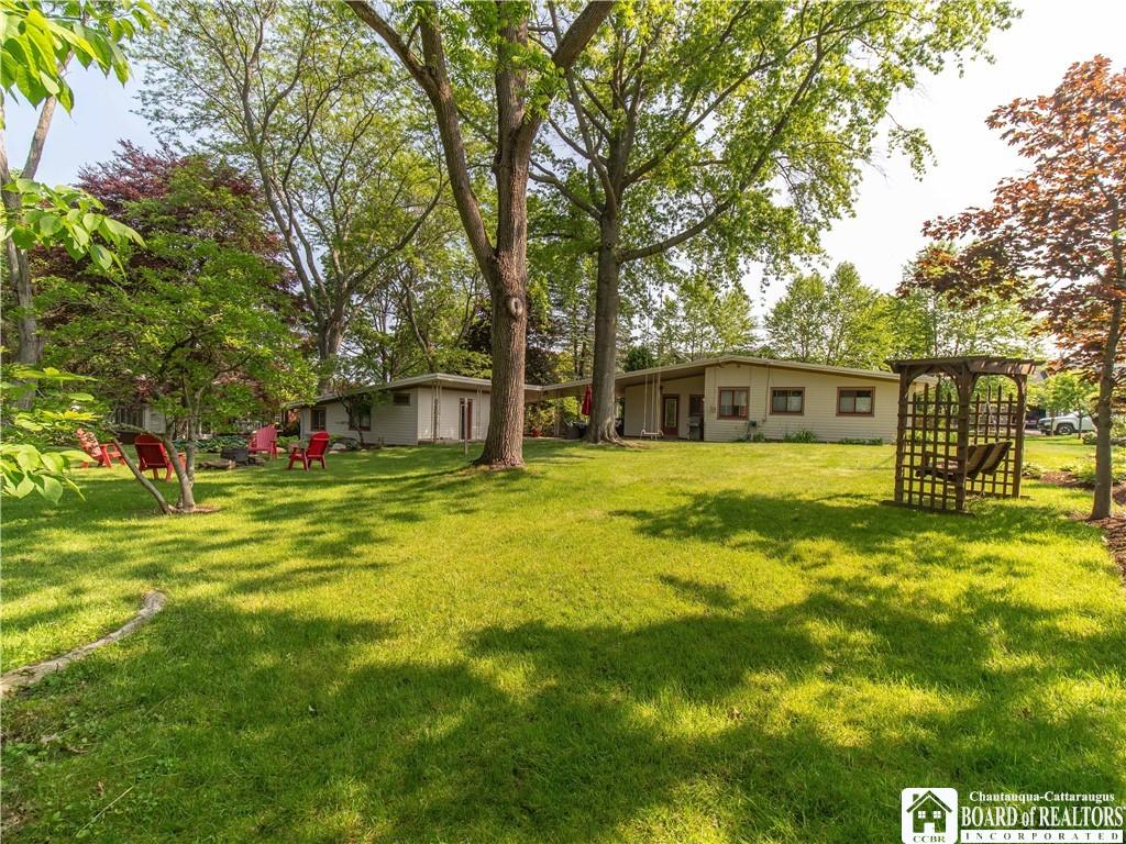Image 1: back of home