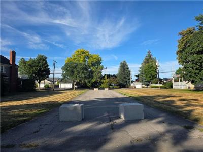 425 Beach Avenue