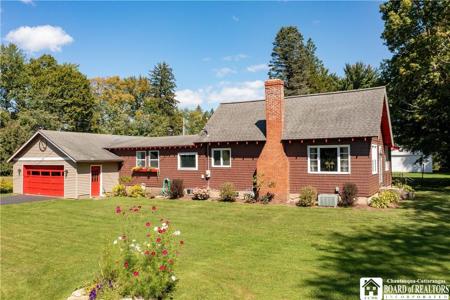 4370 W Lake Road