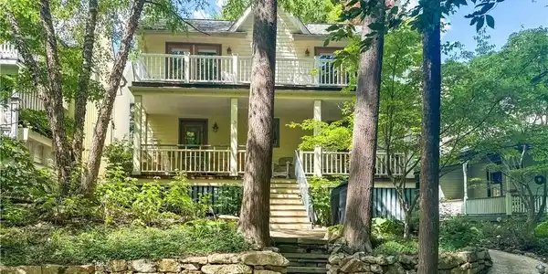 6 Scott Avenue