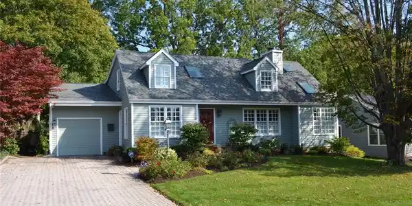 3 Lakeview Circle