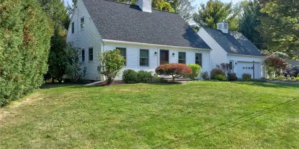 8 Ivy Lane