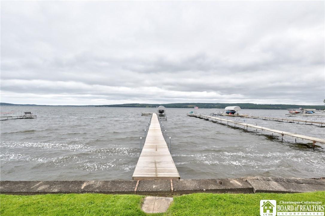 Image 4: Dock to Chautauqua Lake