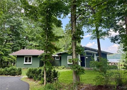 3158 W Lake Rd