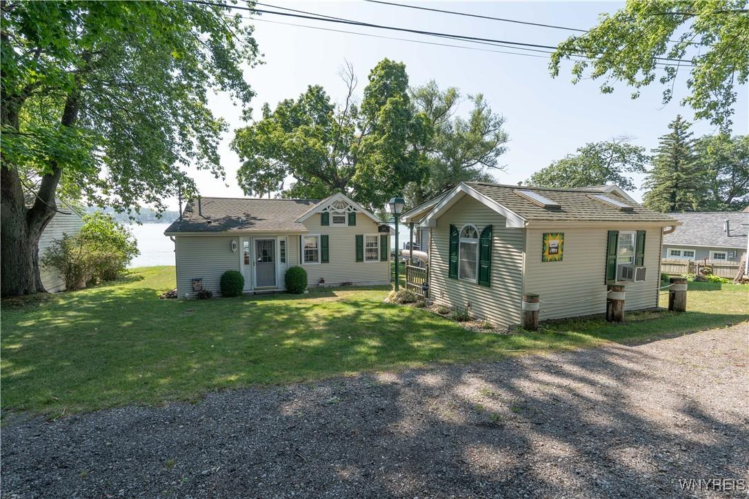 Image 1: Exterior Main Cottage and Guest House
