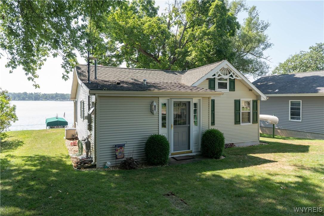 Image 3: Main Cottage