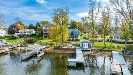 8341 Graves Point Road