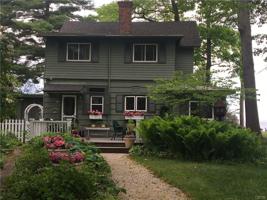 6705 Lakeshore Road N