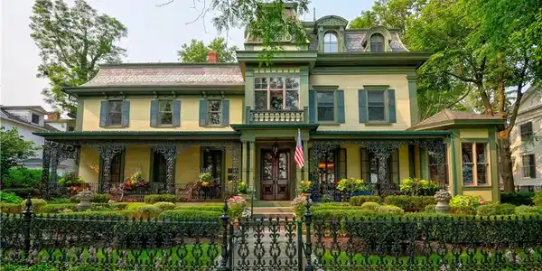 77 E Genesee Street
