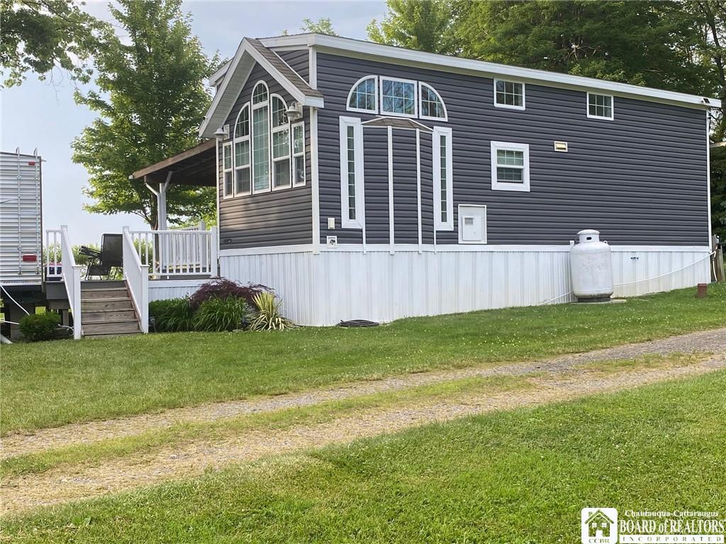 Image 1: DRIVE SIDE OF TINY HOME