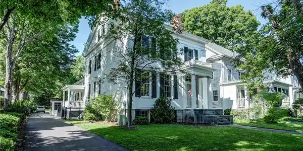 81 E Genesee Street