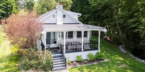 2489 E Lake Road
