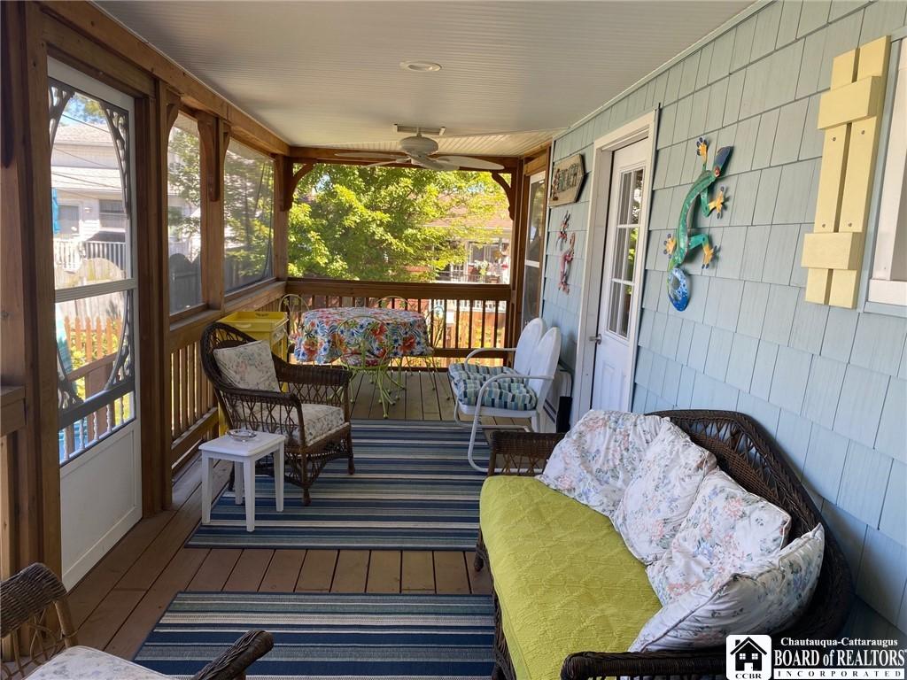 Image 3: SCREENED IN PORCH