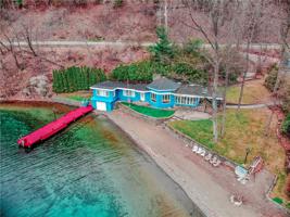 10277 Glen Grove Point