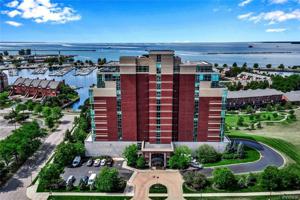 132 Lakefront Blvd #102