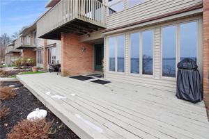 7 Cayuga Drive
