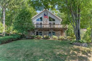 1025 E Lake Road