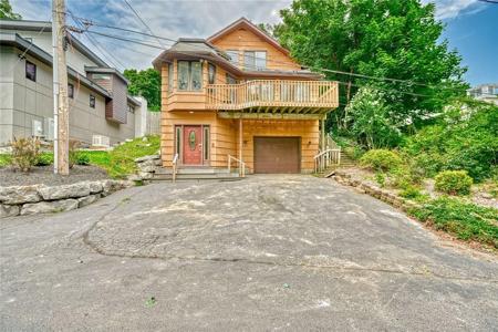 1052 Lake Road