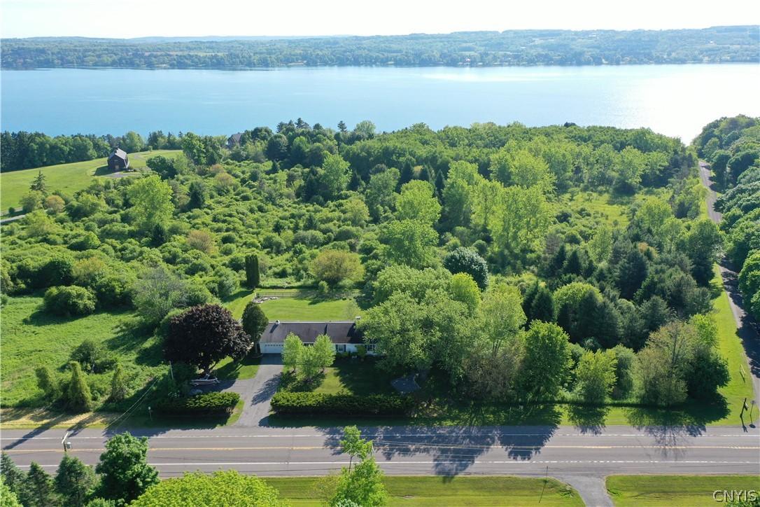 Image 4: So close to the lake - you can see the boat launch