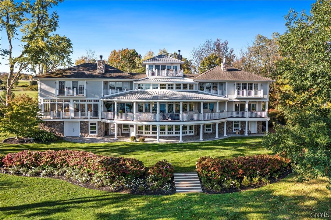 Image 1: Magnificent Lakefront Mansion