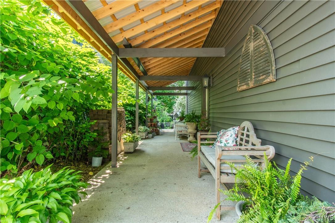 Image 3: Private Back Entrance for Upper Residential