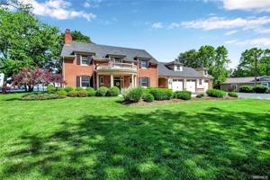 4576 W Lake Road