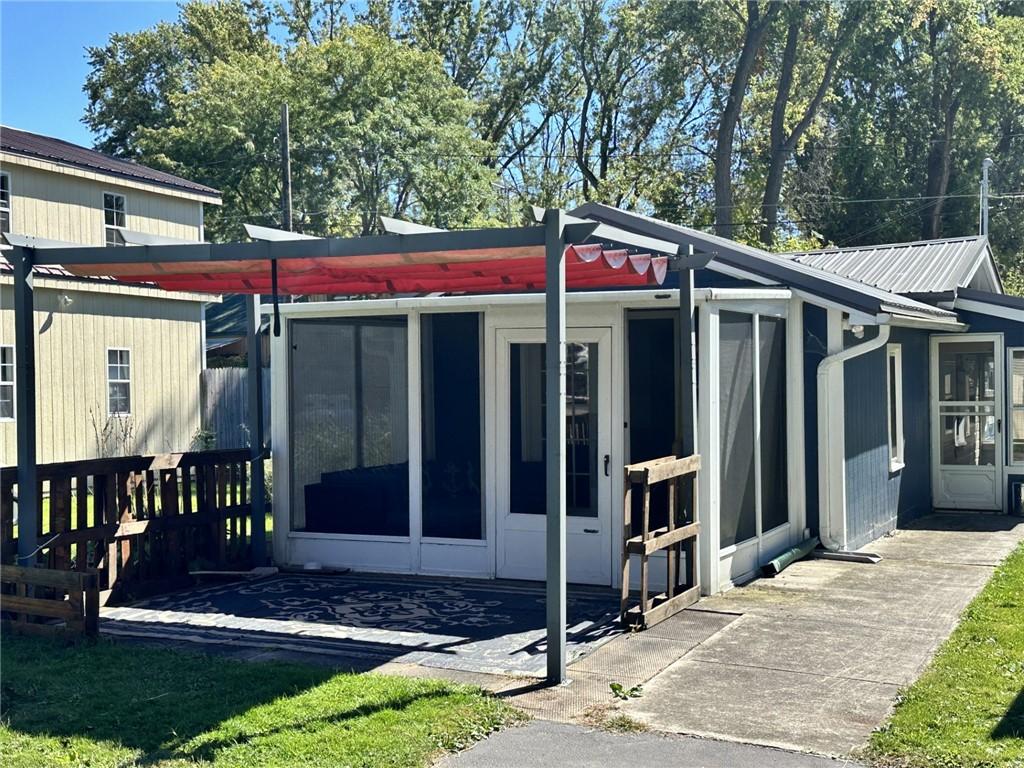 Image 2: Pergola will remain  as addition gathering space i