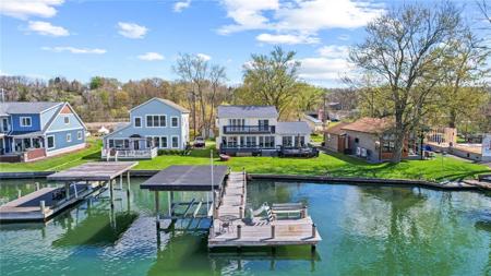 22 Ladoga Park Road W