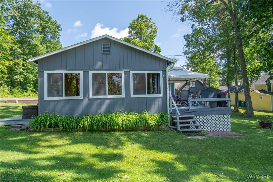 Image 4: Side view of home