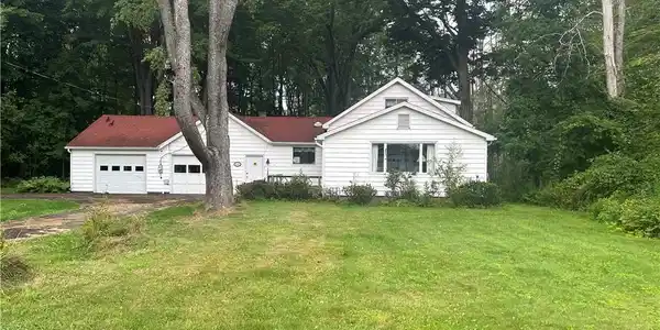 5345 W Lake Road