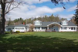 4187 / 4193 Driftwood Drive