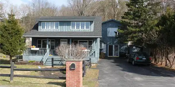 4614 E Lake Road