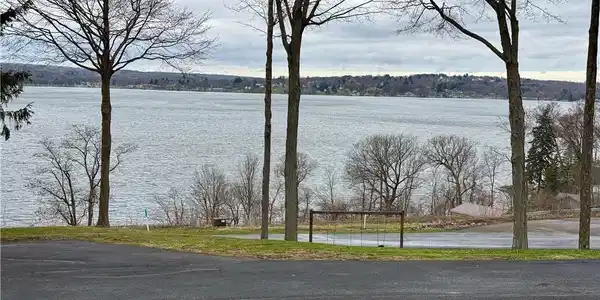 7 Seneca Drive