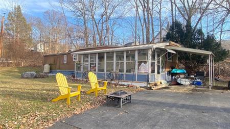 52 Vine Valley Park