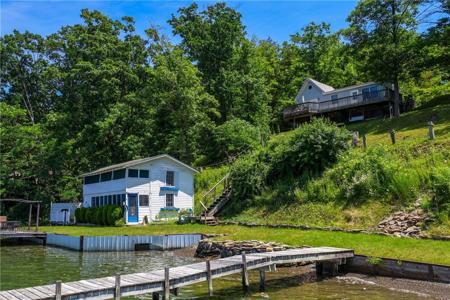 10980-10989 E Lake Road