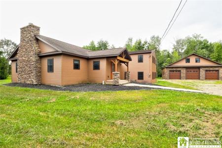 5105 W Lake Road