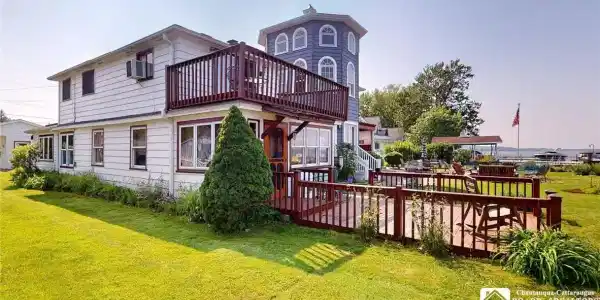 2472 Lakeside Drive