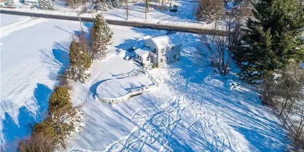 1923 E Lake Road