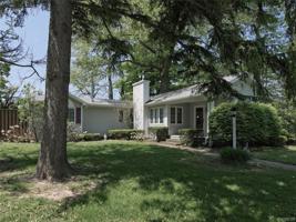 9640 Lake Shore Road
