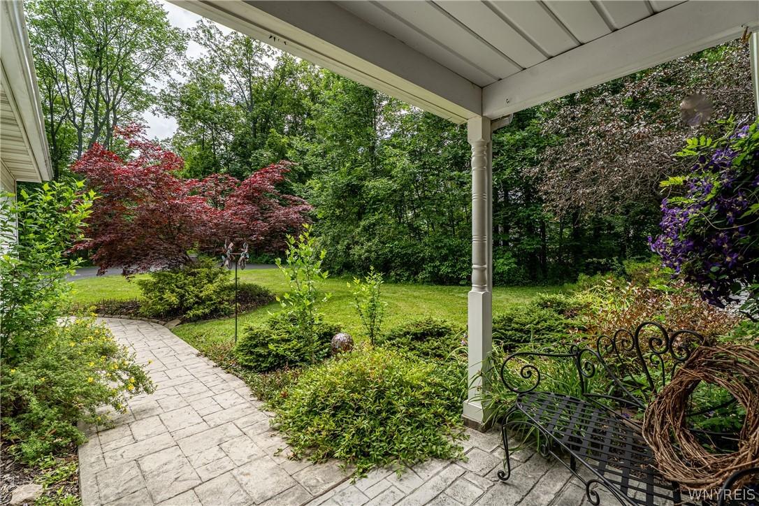 Image 4: Front Door Walkway